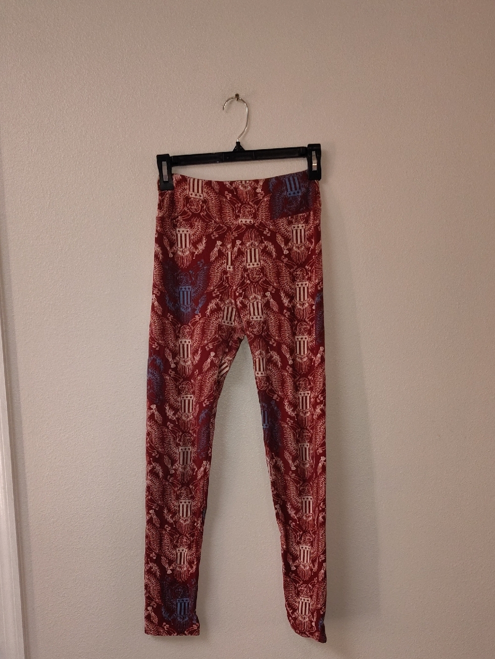 LuLaRoe Americana Eagle Crest Leggings Red Blue‎ Patriotic OS Tall & Curvy